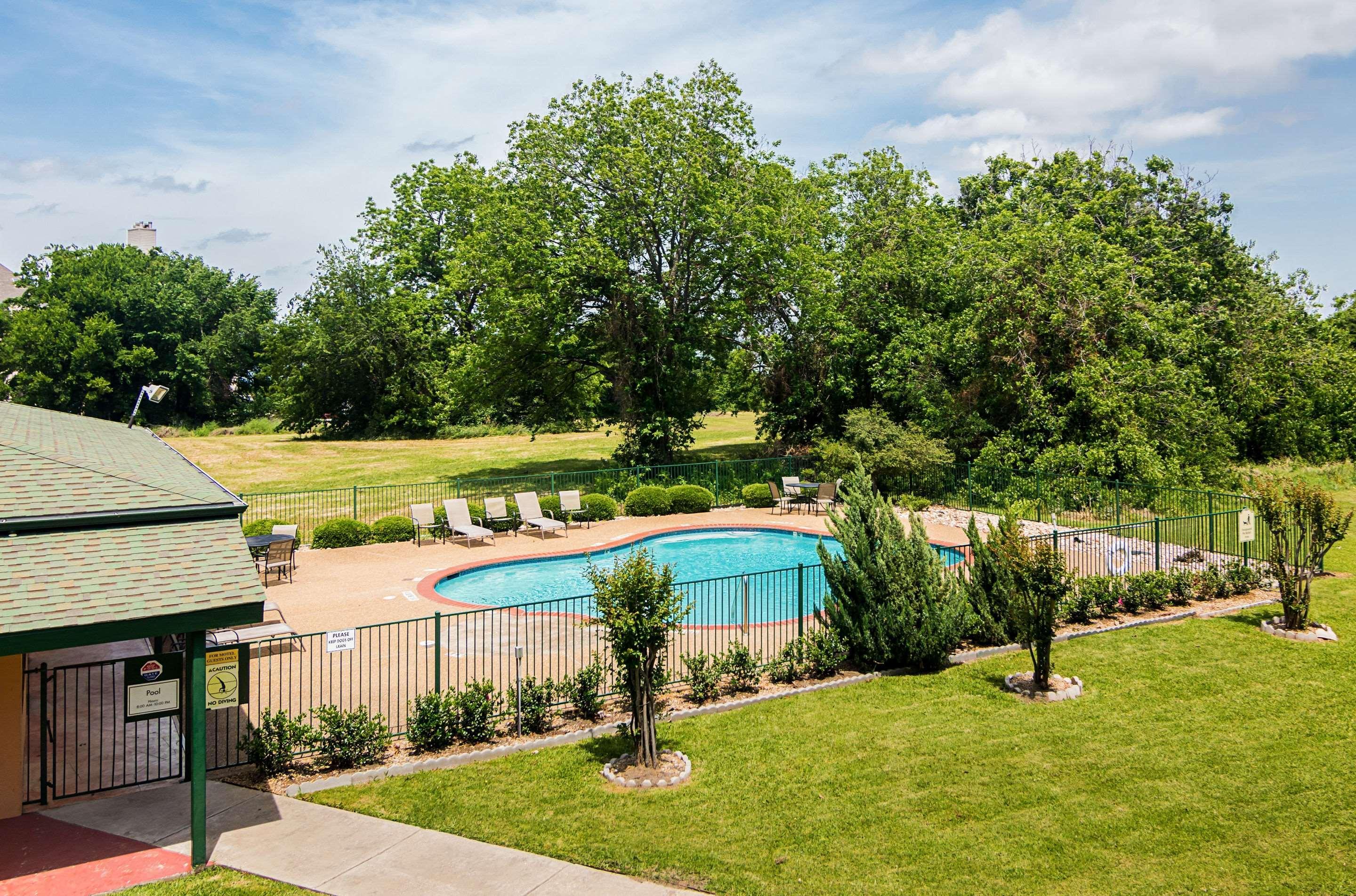 Quality Inn & Suites Garland - East Dallas Exterior foto