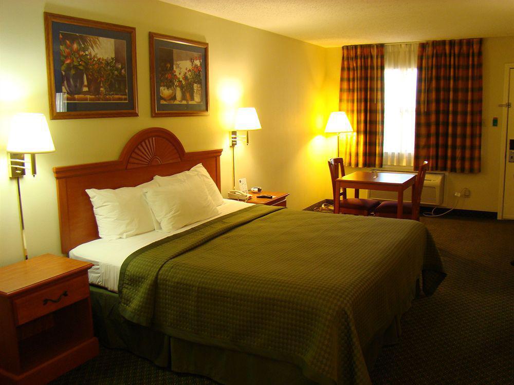 Quality Inn & Suites Garland - East Dallas Habitación foto